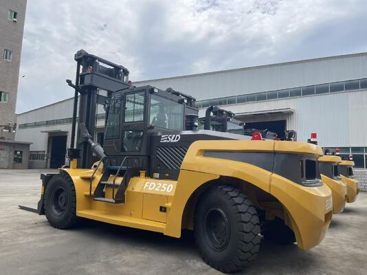 FD300 30 Ton Diesel Truk Forklift Tugas Berat Mesin Cummins Industri Baja Tiang 4.0g