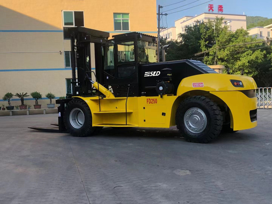 Truk Forklift 25 Ton 28 Ton Untuk Mengangkat Alat Berat Dan Kontainer Berat