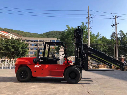 13,5 Ton Truk Forklift 15 Ton Dengan Clamp Holder Untuk Benda Bulat Panjang