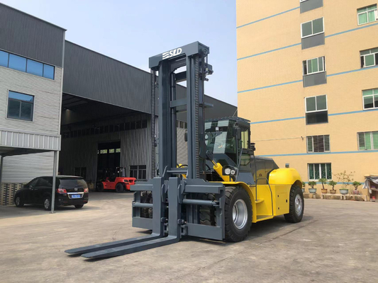 35 Ton Forklift Berkapasitas Tinggi Dengan Fork Attachment Kinerja Superior