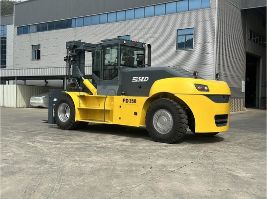 Forklift Angkat Berat 15 Ton dengan Teknologi Angkat Lanjutan