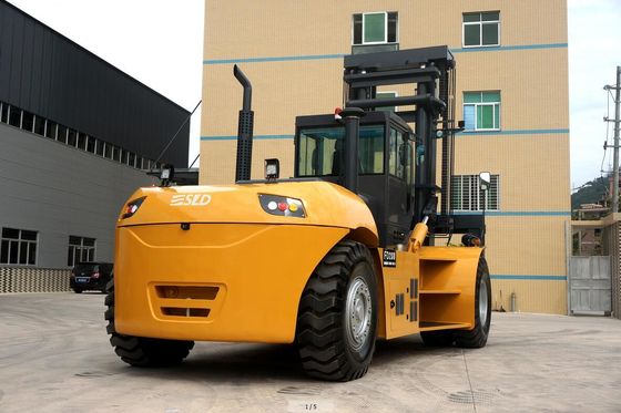 30 Ton Forklift Kontainer Tinggi yang Kuat Untuk Operasi yang Efisien