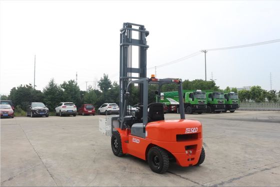 Mesin ISUZU FD40 8k 4t Truk Forklif Diesel Dengan Penjepit Bale