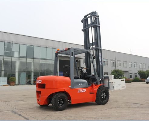 Forklift Bertenaga Diesel FD40 4 Ton Dengan Bale Clamp