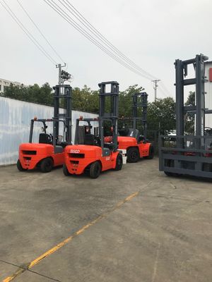 Mesin Mitsubishi 3000mm Tiang Truk Forklif Diesel 4 Ton