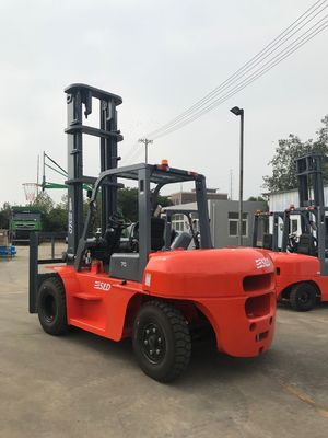 Isuzu Engine Tiang Mengangkat Truk Forklift Diesel 6000mm Tinggi