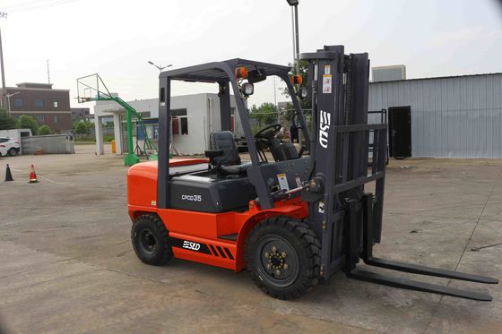 3.5 Ton Diesel Forklift Dua Tahap Tiang Angkat Gratis Tampilan Lebar 3m