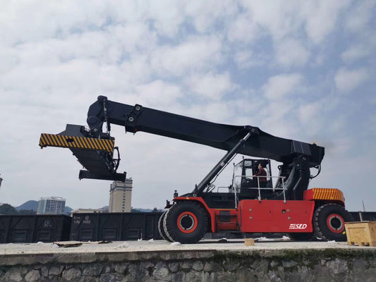 Container Reach Stacker dengan CUMMINS QSM11-330 Mesin Baru Kessler L102 Axle ZF 5WG261 AUTO