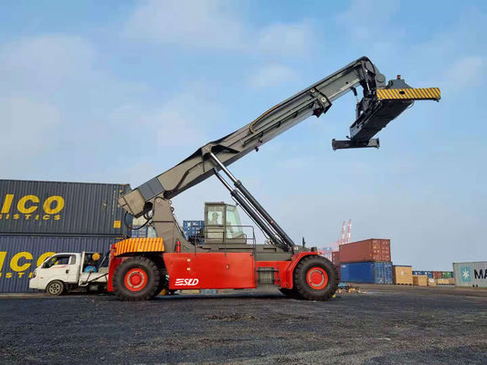 45000kg Container Reach Stacker Dengan ZF 5WG261 AUTO Transmission
