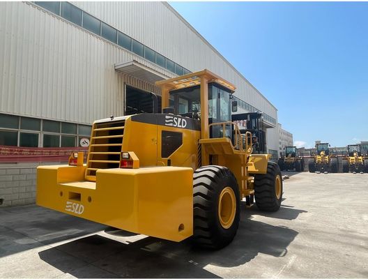 3000mm Tinggi Mengangkat 20000kgs Memuat Forklift Medan Kasar 4x4