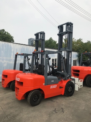 Forklift Bertenaga Diesel CPCD40 Dengan Bale Clamp