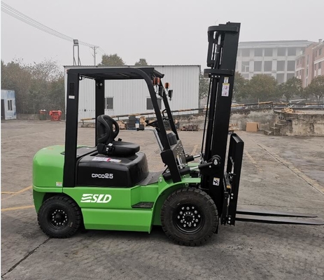 2 Tahap Tiang 2.5 Ton Truk Forklift Diesel Mengangkat Tinggi 4000mm Dengan Pergeseran Samping